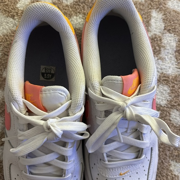 Air Force 1 - Picture 3 of 5